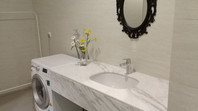 Servis Apartment untuk Disewa di Cyperus @ Tropicana Gardens - James Tan - Bathroom - PropertyGuru.com.my