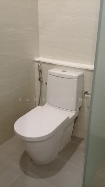 Servis Apartment untuk Disewa di Cyperus @ Tropicana Gardens - James Tan - Bathroom - PropertyGuru.com.my
