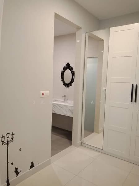 Servis Apartment untuk Disewa di Cyperus @ Tropicana Gardens - James Tan - Bathroom - PropertyGuru.com.my