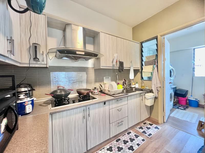 Service Residence for Sale at Saujana Residency - Ahmad Farhi - Kitchen - PropertyGuru.com.my