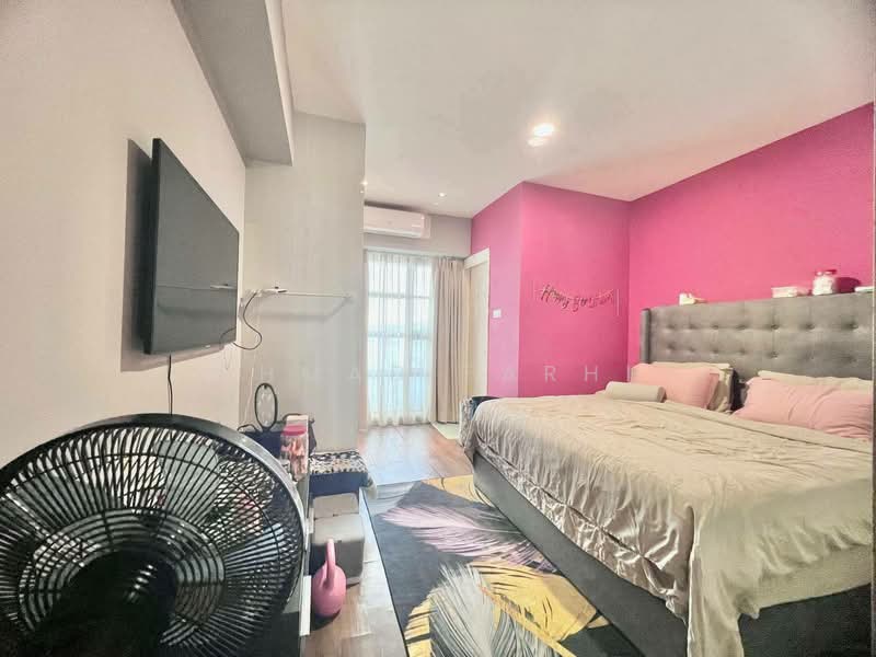Service Residence for Sale at Saujana Residency - Ahmad Farhi - Bedroom - PropertyGuru.com.my