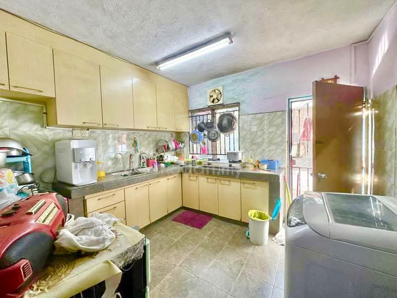 2-storey Terraced House for Sale in Taman Serdang Raya (Seri Kembangan) - Luqman Ramli - Kitchen - PropertyGuru.com.my