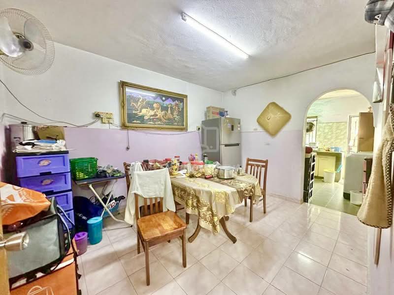 2-storey Terraced House for Sale in Taman Serdang Raya (Seri Kembangan) - Luqman Ramli - Kitchen - PropertyGuru.com.my