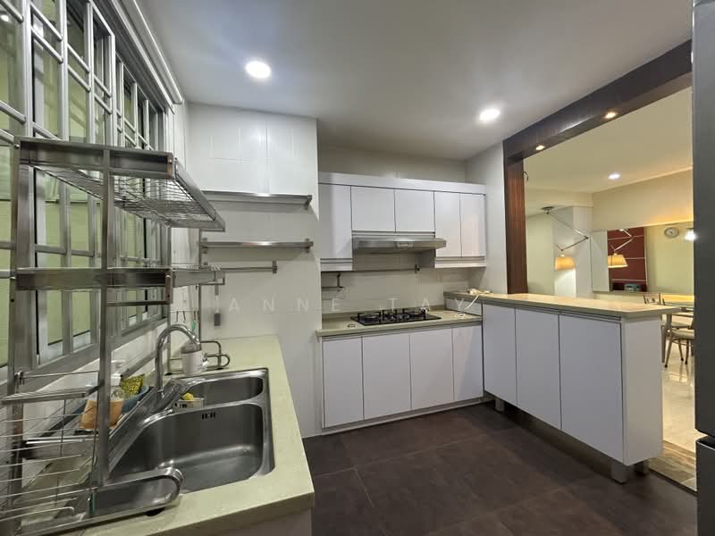 Condominium for Rent at Petrie Condominium - Anne Tay - Kitchen - PropertyGuru.com.my