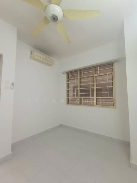 Kediaman Servis untuk Dijual di Main Place Residence - Bryan Chan - PropertyGuru.com.my