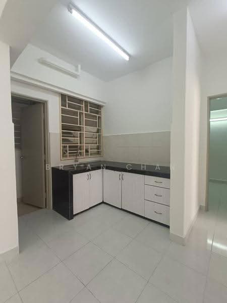 Kediaman Servis untuk Dijual di Main Place Residence - Bryan Chan - PropertyGuru.com.my