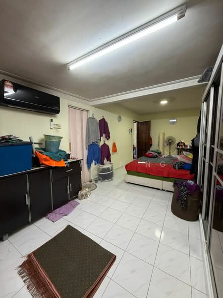 Rumah Teres 2 Tingkat untuk Dijual di Taman Desa Cemerlang (Ulu Tiram) - Jayden Ng - Bedroom - PropertyGuru.com.my