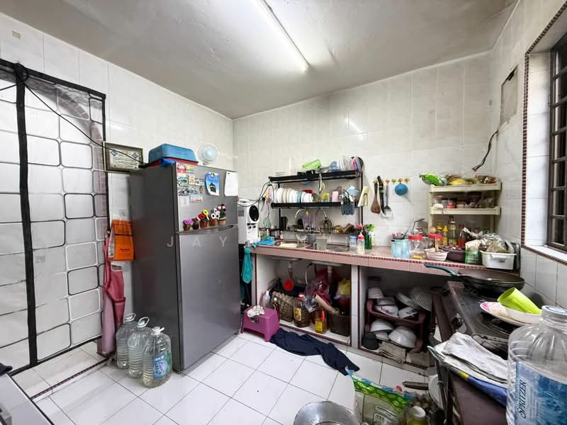 Rumah Teres 2 Tingkat untuk Dijual di Taman Desa Cemerlang (Ulu Tiram) - Jayden Ng - Kitchen - PropertyGuru.com.my