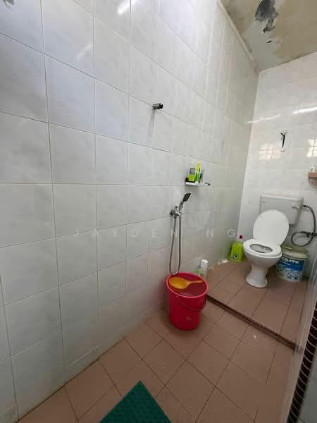 Rumah Teres 2 Tingkat untuk Dijual di Taman Desa Cemerlang (Ulu Tiram) - Jayden Ng - Bathroom - PropertyGuru.com.my