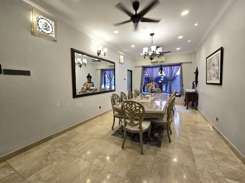 Rumah Banglo untuk Dijual di Ara Damansara (Selangor) - Aimi Mahirah - Dining Room - PropertyGuru.com.my