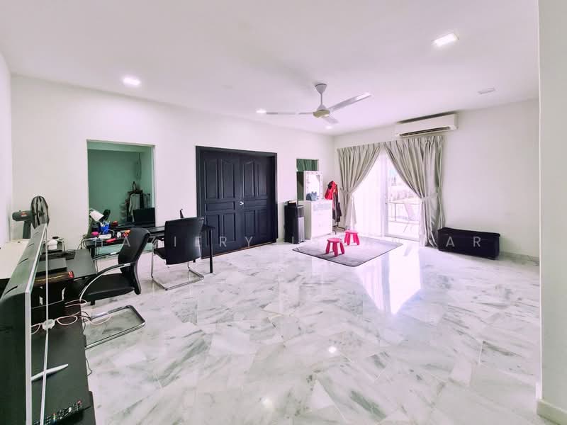 Bungalow House untuk Dijual di Seksyen 8 (Shah Alam) - Shaziery Iskandar - Living Room - PropertyGuru.com.my