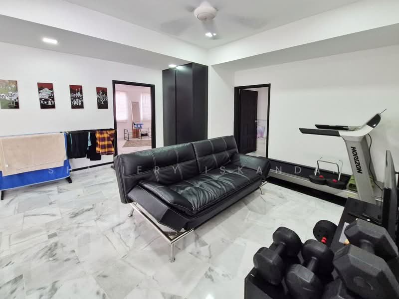 Bungalow House untuk Dijual di Seksyen 8 (Shah Alam) - Shaziery Iskandar - Living Room - PropertyGuru.com.my