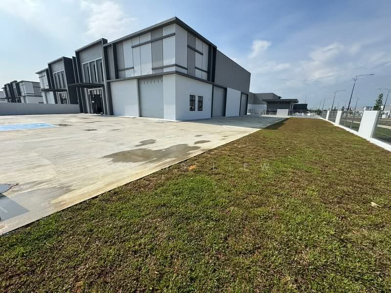 Kilang untuk Disewa di Taman Desa Cemerlang (Ulu Tiram) - Chris Liew - Exterior - PropertyGuru.com.my