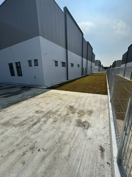 Kilang untuk Disewa di Taman Desa Cemerlang (Ulu Tiram) - Chris Liew - Exterior - PropertyGuru.com.my