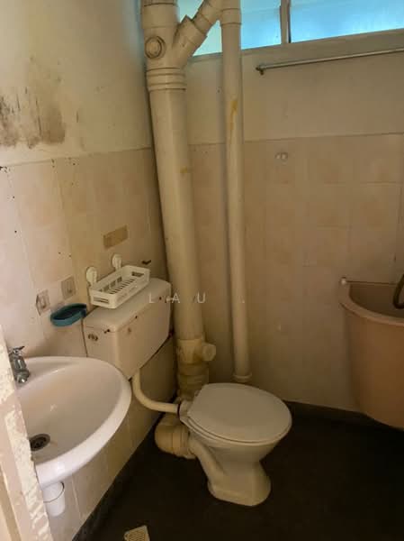 Pangsapuri untuk Disewa di Saujana Heights Apartments - LAU . - Bathroom - PropertyGuru.com.my