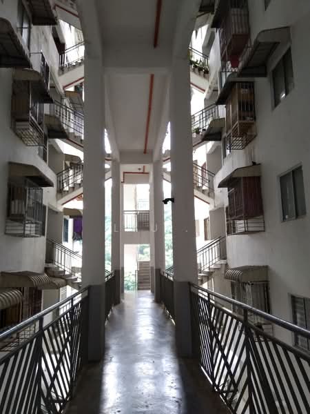 Pangsapuri untuk Disewa di Saujana Heights Apartments - LAU . - Corridor - PropertyGuru.com.my
