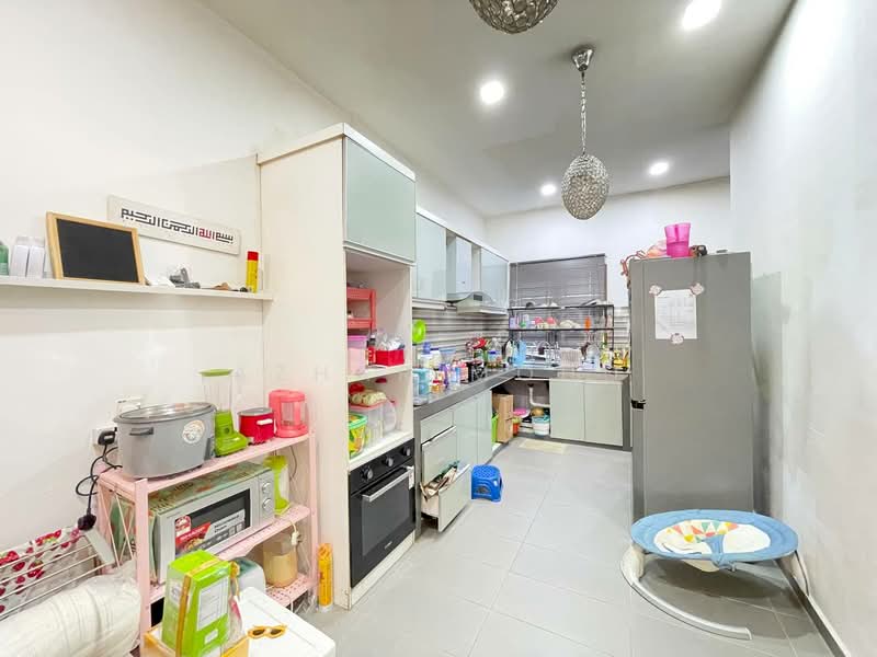 Rumah Teres 1-Tingkat untuk Dijual di Seksyen 29 (Shah Alam) - Azhar Mohd - Kitchen - PropertyGuru.com.my