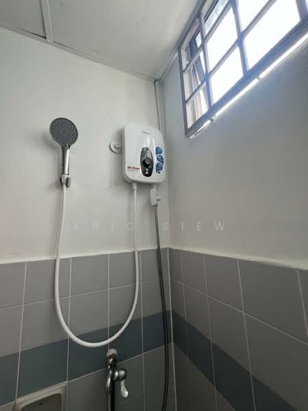 Kondominium untuk Disewa di Bukit OUG Condominiums - Eric Siew - Bathroom - PropertyGuru.com.my