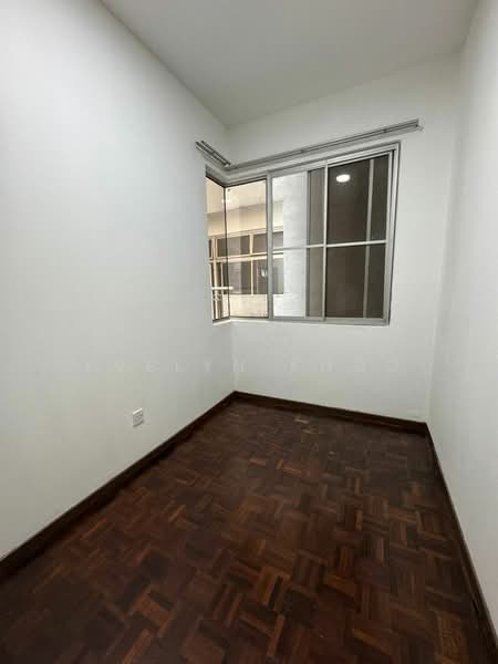 Condominium for Sale at University Tower - Evelyn Khoo - Room - PropertyGuru.com.my