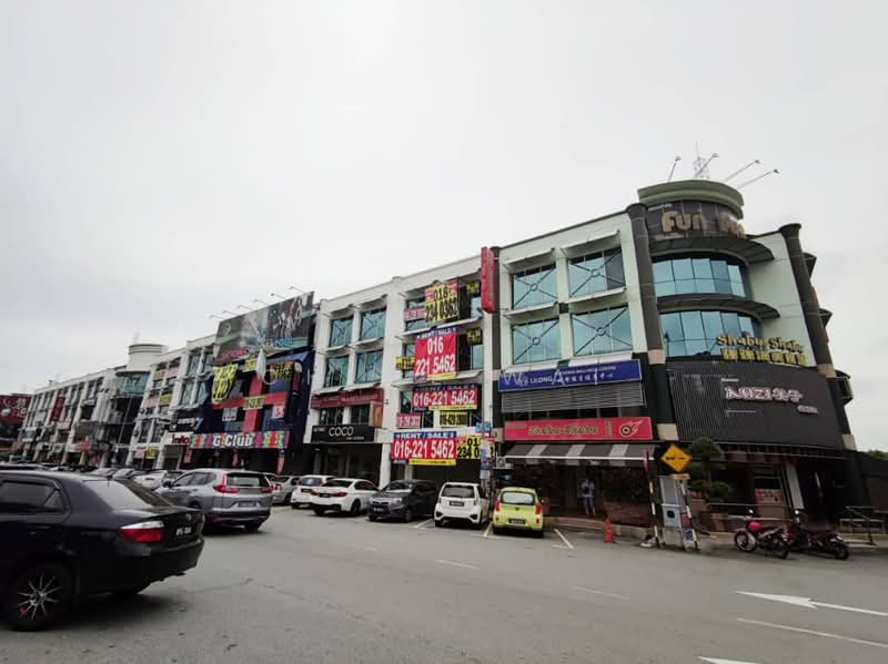 Shop for Rent in Bandar Puteri Puchong (Puchong) - Chloe Wai - Exterior - PropertyGuru.com.my