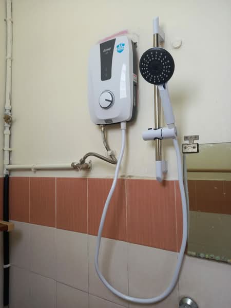 Pangsapuri untuk Disewa di Mentari Court - Yi Jun - Bathroom - PropertyGuru.com.my
