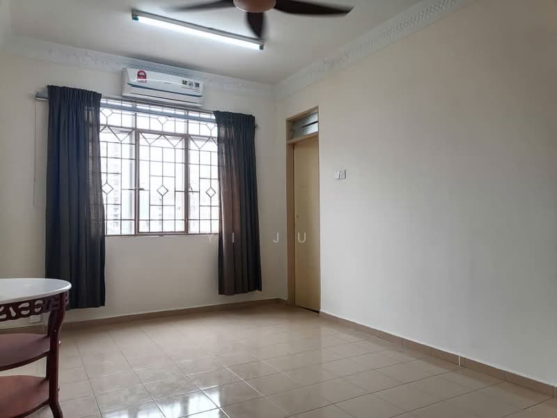 Pangsapuri untuk Disewa di Mentari Court - Yi Jun - Living Room - PropertyGuru.com.my