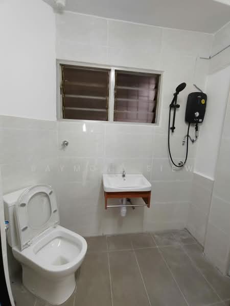 Pangsapuri untuk Disewa di Rampai Court - Raymond Siew - Bathroom - PropertyGuru.com.my