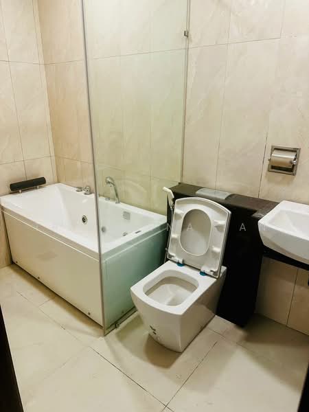 Service Residence for Sale at Paragon Suites @ CIQ - Tryphaena Tan - Bathroom - PropertyGuru.com.my