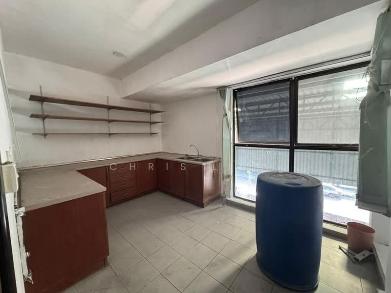 Kilang untuk Disewa di Taman Desa Jaya (Johor Bahru) - Chris Liew - Kitchen - PropertyGuru.com.my