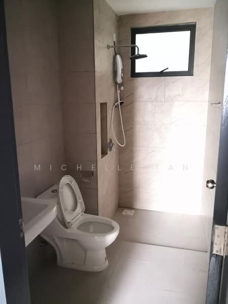 Kondominium untuk Dijual di The Holmes 2 - Michelle Tan - Bathroom - PropertyGuru.com.my
