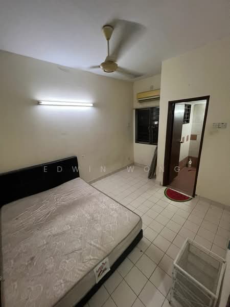 Apartment for Sale at Pangsapuri Mutiara Subang - Edwin Wong - Bedroom - PropertyGuru.com.my