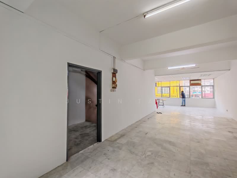 Kedai / Pejabat untuk Disewa di Taman Sri Serdang (Seri Kembangan) - JUSTIN TAN - Interior - PropertyGuru.com.my