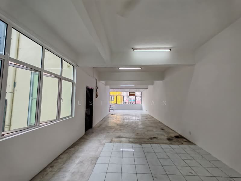 Kedai / Pejabat untuk Disewa di Taman Sri Serdang (Seri Kembangan) - JUSTIN TAN - Interior - PropertyGuru.com.my