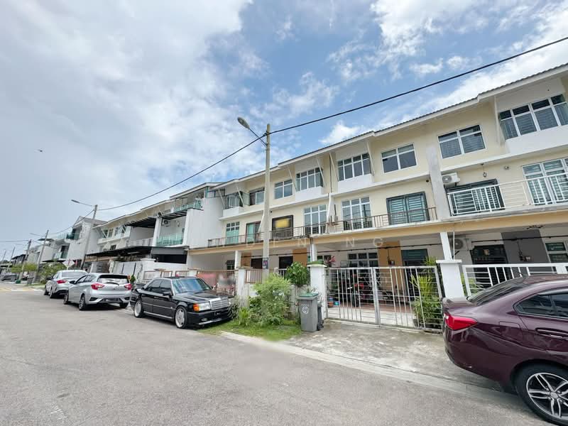 2.5-storey Terraced House for Sale in Taman Scientex Senai (Senai) - Jayden Ng - Exterior - PropertyGuru.com.my