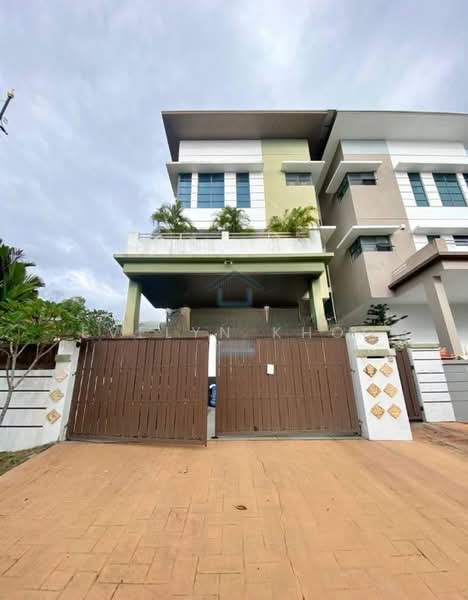 Semi-Detached House for Sale in Bukit Jelutong (Shah Alam) - Evelyn Khoo - Exterior - PropertyGuru.com.my