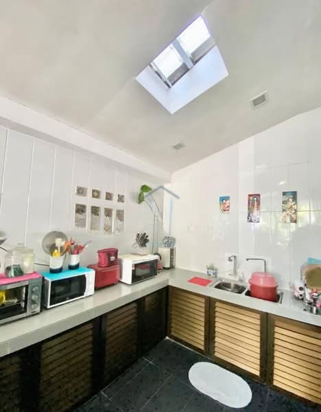 Semi-Detached House for Sale in Bukit Jelutong (Shah Alam) - Evelyn Khoo - Kitchen - PropertyGuru.com.my