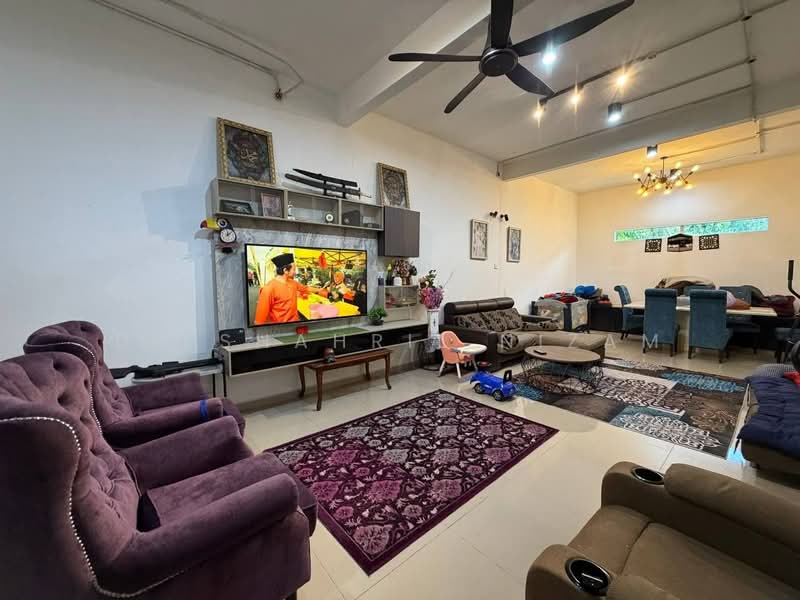 Rumah Teres 1 Tingkat untuk Dijual di Kampung Lombong (Shah Alam) - Dr Shahril Nizam - Living Room - PropertyGuru.com.my
