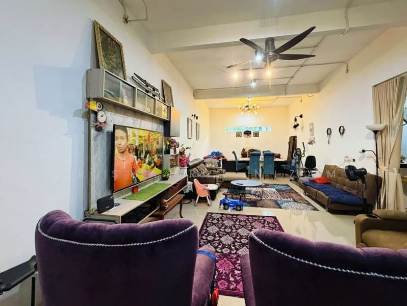 Rumah Teres 1 Tingkat untuk Dijual di Kampung Lombong (Shah Alam) - Dr Shahril Nizam - Living Room - PropertyGuru.com.my