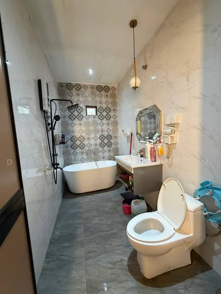 Rumah Teres 1 Tingkat untuk Dijual di Kampung Lombong (Shah Alam) - Dr Shahril Nizam - Bathroom - PropertyGuru.com.my