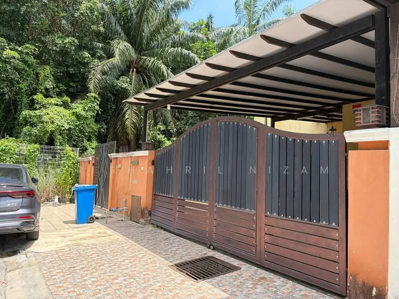 Rumah Teres 1 Tingkat untuk Dijual di Kampung Lombong (Shah Alam) - Dr Shahril Nizam - Exterior - PropertyGuru.com.my