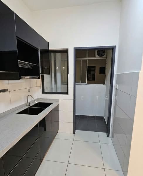 Kondominium untuk Dijual di The Holmes 2 - Michelle Tan - Kitchen - PropertyGuru.com.my