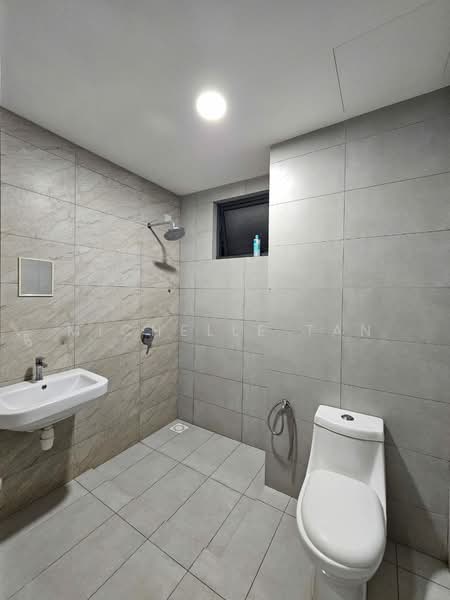 Kondominium untuk Dijual di The Holmes 2 - Michelle Tan - Bathroom - PropertyGuru.com.my