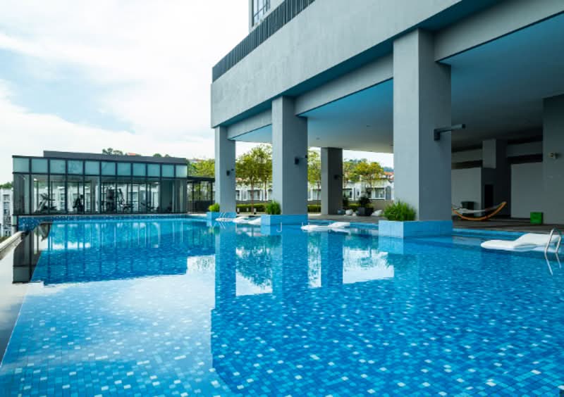 Servis Apartment untuk Disewa di Amani Residence - Yi Jun - Pool - PropertyGuru.com.my