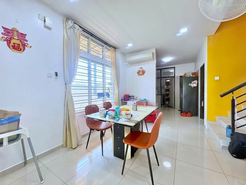 Rumah Teres 2-Tingkat untuk Dijual di Taman Dato' Chellam (Ulu Tiram) - Karl Lim - Dining Room - PropertyGuru.com.my