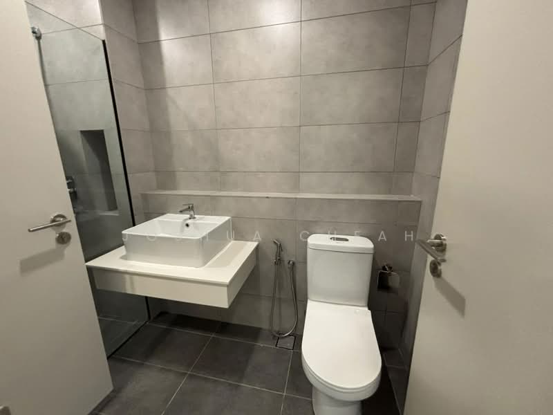 Servis Apartment untuk Dijual di SWNK Houze @ BBCC - Joshua Cheah - Bathroom - PropertyGuru.com.my
