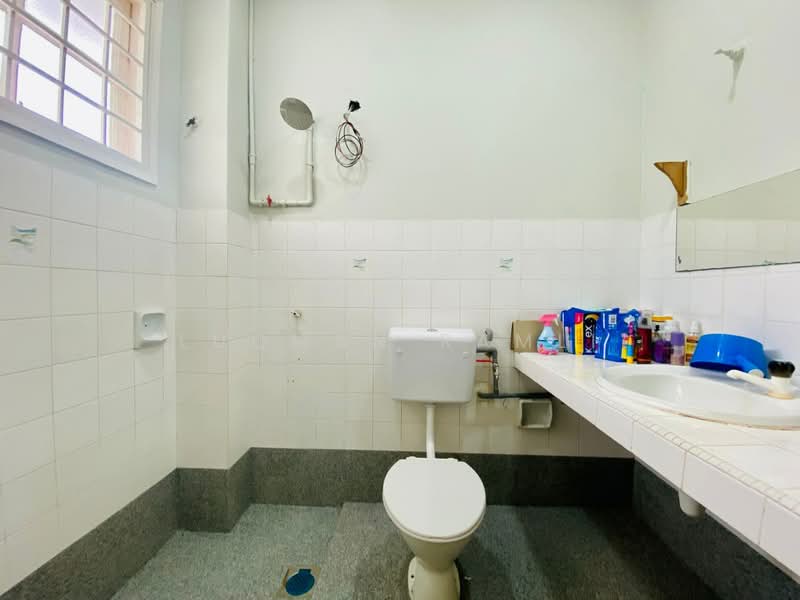 Rumah Teres 2 Tingkat untuk Dijual di Taman Bukit Belimbing (Balakong) - Luqman Ramli - Bathroom - PropertyGuru.com.my