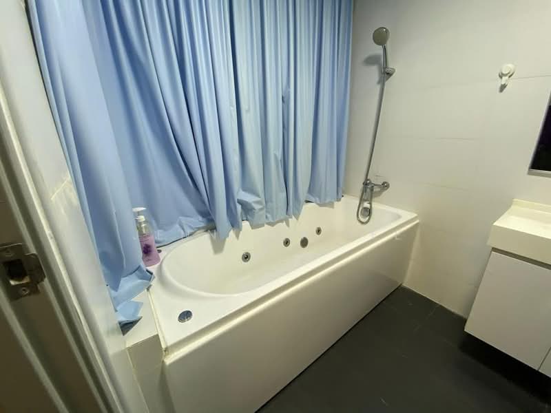 Service Residence for Rent at V@SUMMERPLACE - Jennifer Tee - Bathroom - PropertyGuru.com.my