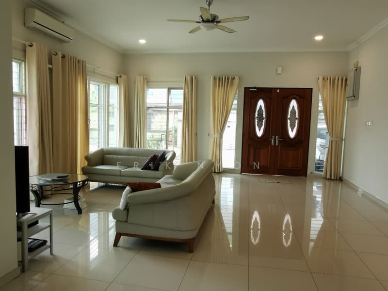 Rumah Banglo untuk Dijual di Cheras (Selangor) - Erik Nyon - Living Room - PropertyGuru.com.my