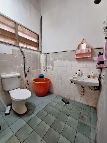 Rumah Teres 1 Tingkat untuk Dijual di Seksyen 22 (Petaling Jaya) - Lily Siow - Bathroom - PropertyGuru.com.my