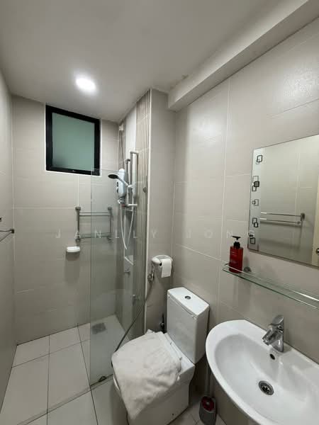 Servis Apartment untuk Dijual di Sky Loft Premium Suites - Janlly Jong - Bathroom - PropertyGuru.com.my
